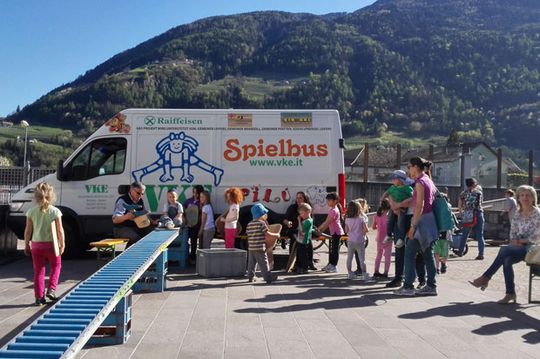 NEUES DATUM: Spielbus für Kinder am Festplatz Algund